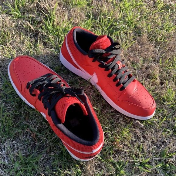 Air Jordan 1 Low University Red - Size 11 - Picture 1 of 4